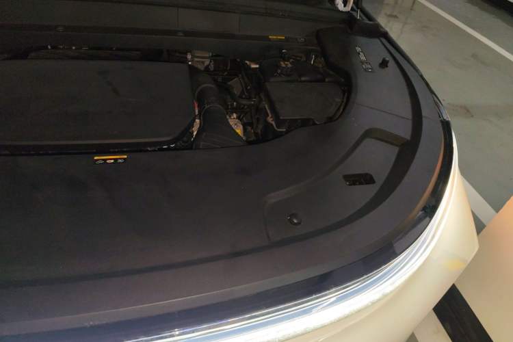 Used Li Auto L7 2023 Pro Model Engine Bay Left