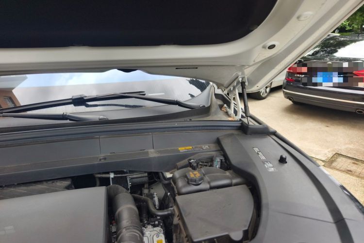 Used Li Auto L7 2023 Pro Model Engine Bay Left