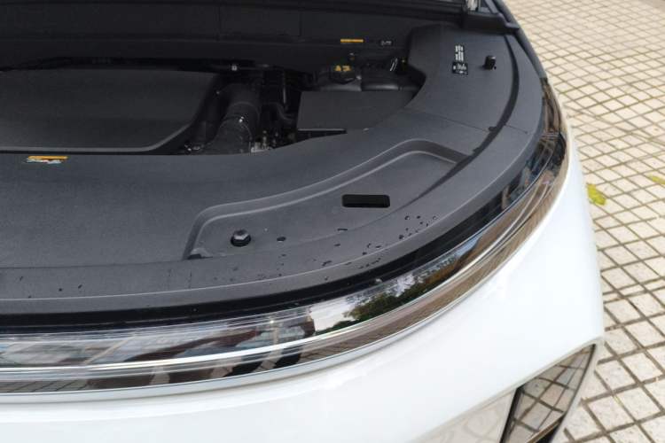 Used Li Auto L7 2023 Pro Model Engine Bay Left