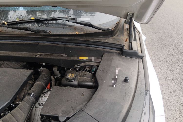Used Li Auto L7 2023 Pro Model Engine Bay Left