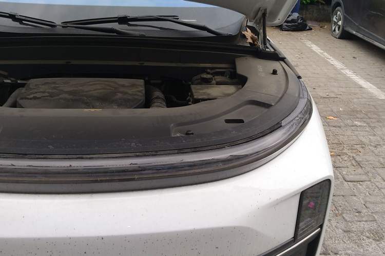 Used Li Auto L7 2023 Pro Model Engine Bay Left