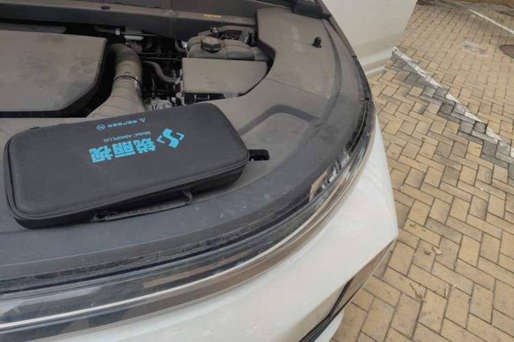 Used Li Auto L7 2023 Pro Model Engine Bay Left