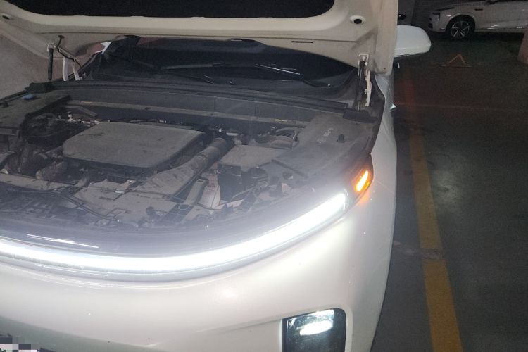 Used Li Auto L7 2023 Pro Model Engine Bay Left