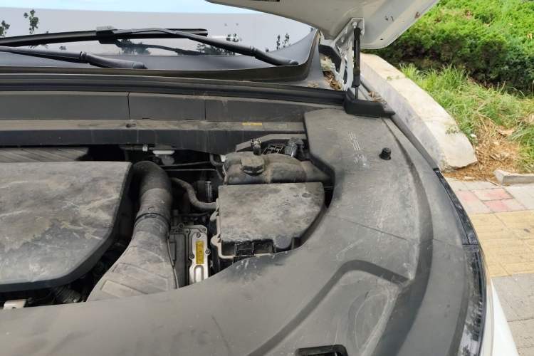 Used Li Auto L7 2023 Pro Model Engine Bay Left