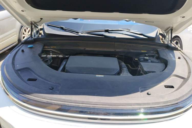 Used Li Auto L7 2023 Pro Model Engine Bay