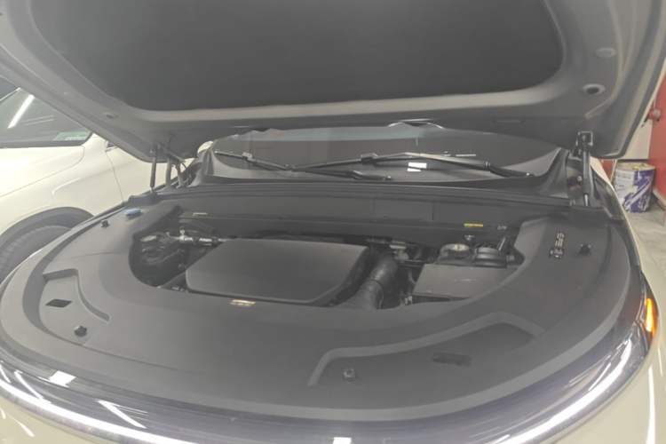 Used Li Auto L7 2023 Max model Engine Bay