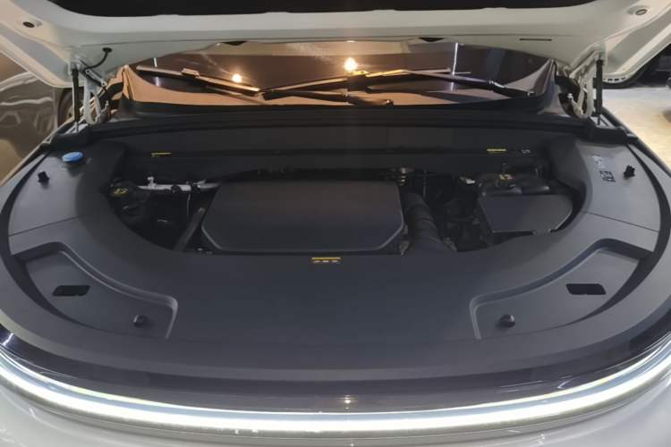 Used Li Auto L7 2023 Pro Model Engine Bay