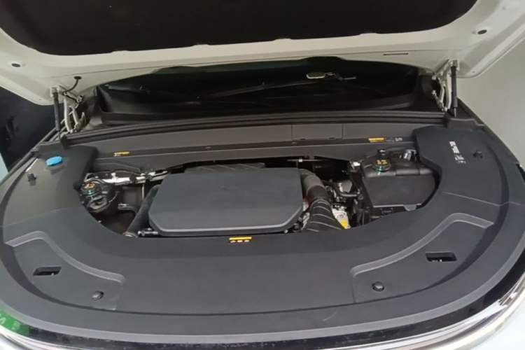 Used Li Auto L7 2023 Pro Model Engine Bay