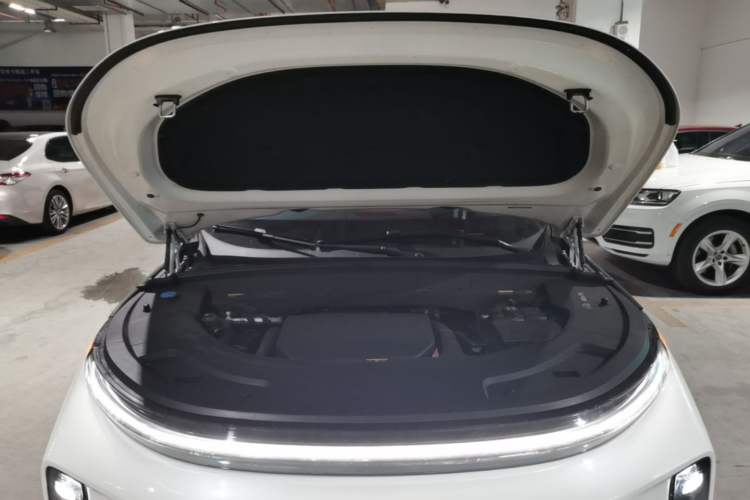 Used Li Auto L7 2023 Pro Model Engine Bay