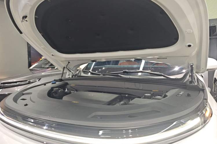 Used Li Auto L7 2023 Air model Engine Bay