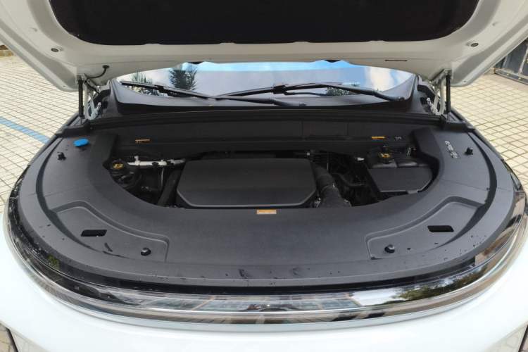 Used Li Auto L7 2023 Pro Model Engine Bay