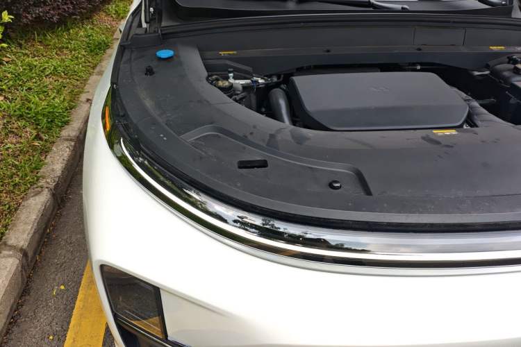 Used Li Auto L7 2023 Pro Model Engine Bay Right