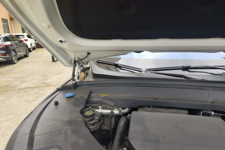 Used Li Auto L7 2023 Pro Model Engine Bay Right