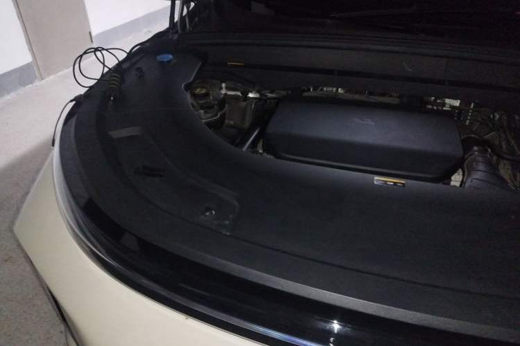 Used Li Auto L7 2023 Pro Model Engine Bay Right