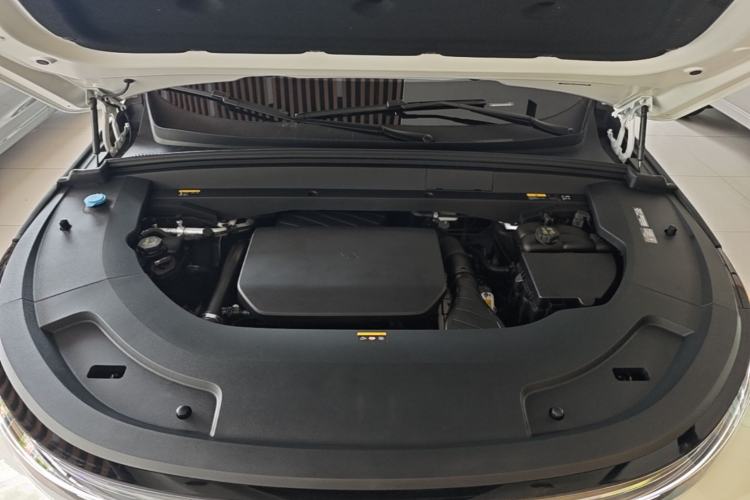 Used Li Auto L7 2023 Pro Model Engine Bay