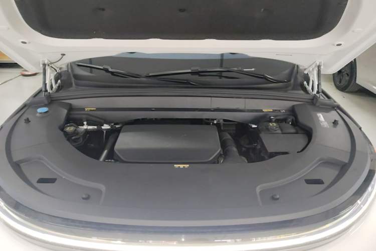 Used Li Auto L7 2023 Pro Model Engine Bay