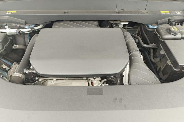 Used Li Auto L7 2023 Pro Model Engine Bay