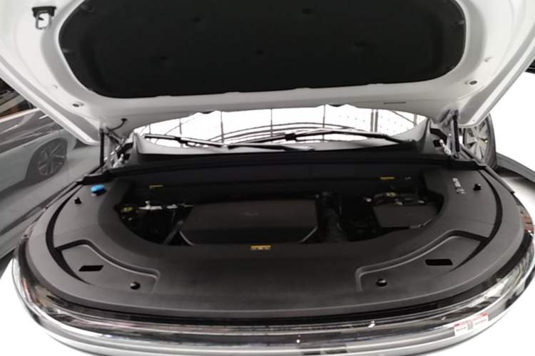 Used Li Auto L7 2023 Pro Model Engine Bay