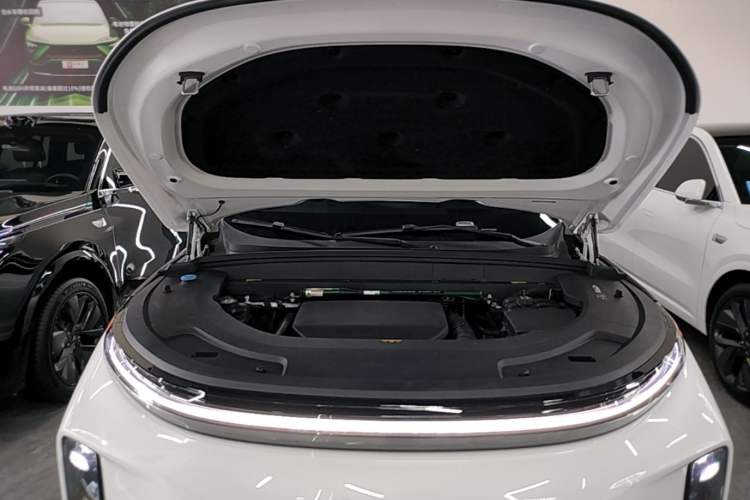 Used Li Auto L7 2023 Pro Model Engine Bay