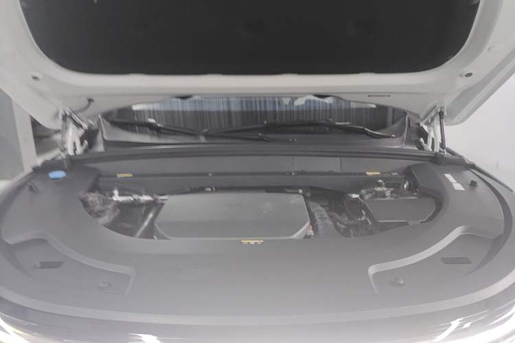 Used Li Auto L7 2023 Pro Model Engine Bay