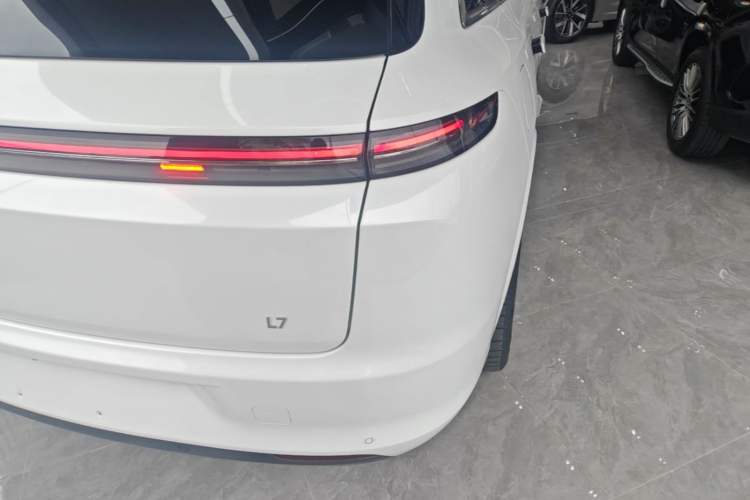 Used Li Auto L7 2023 Pro Model Exterior 3