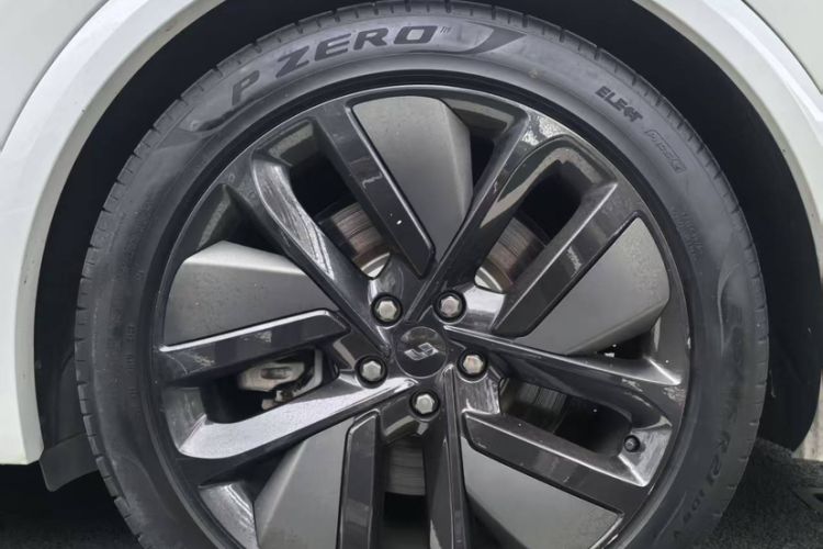 Used Li Auto L7 2023 Pro Model Exterior 4