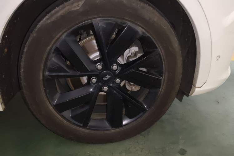 Used Li Auto L7 2023 Pro Model Exterior 4