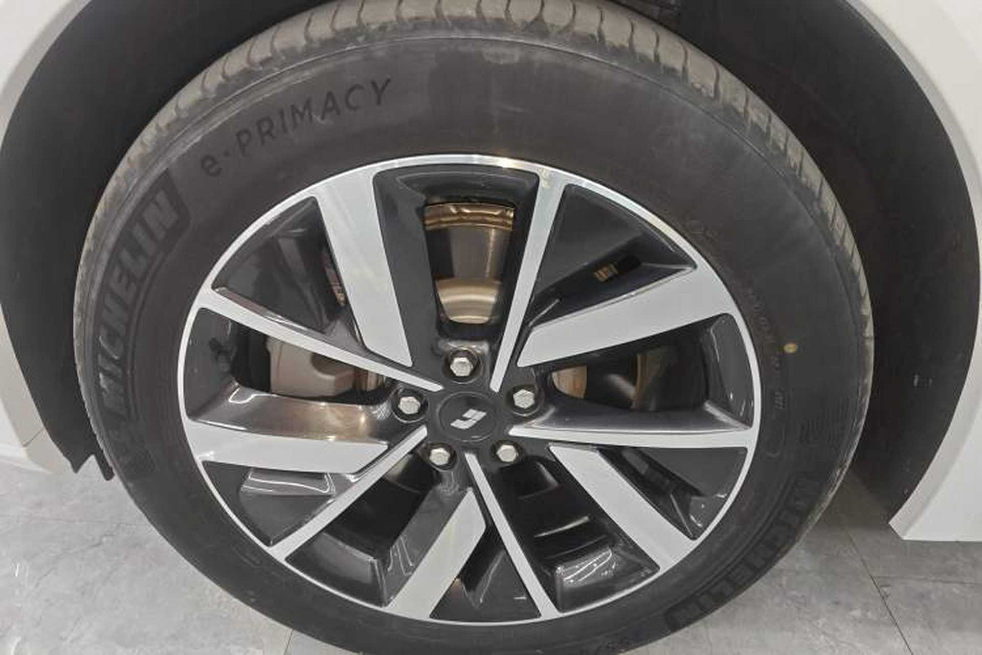 Used Li Auto L7 2023 Pro Model Exterior 4