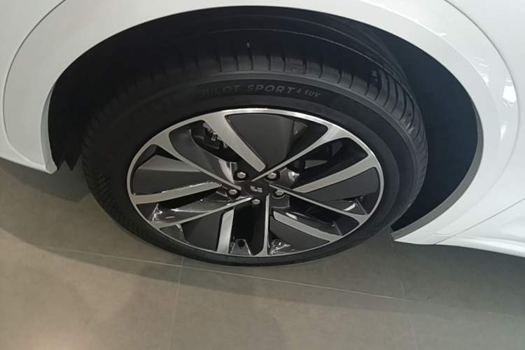 Used Li Auto L7 2023 Air model Exterior 4