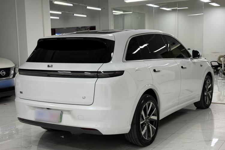 Used Li Auto L7 2023 Pro Model Exterior 4
