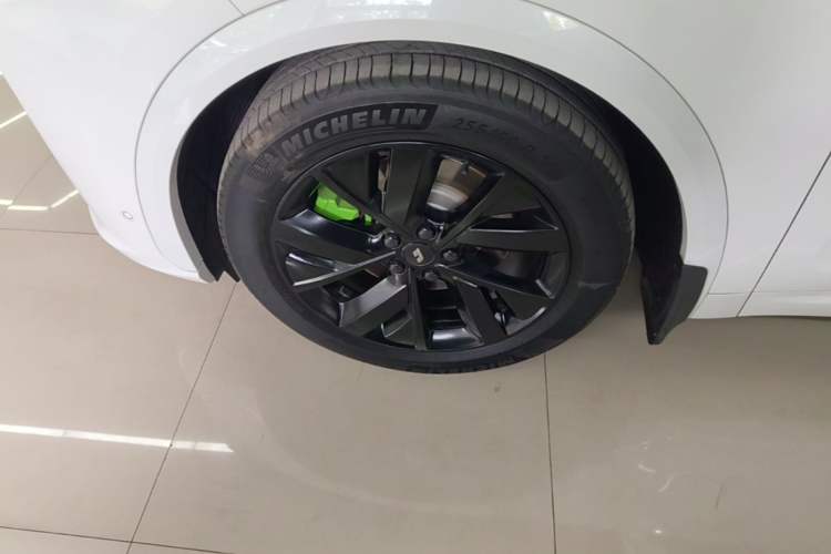 Used Li Auto L7 2023 Pro Model Exterior 4