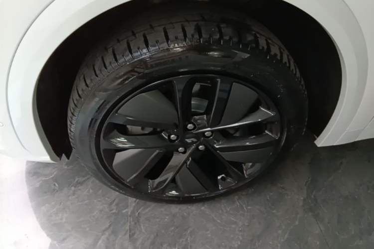 Used Li Auto L7 2023 Pro Model Exterior 4