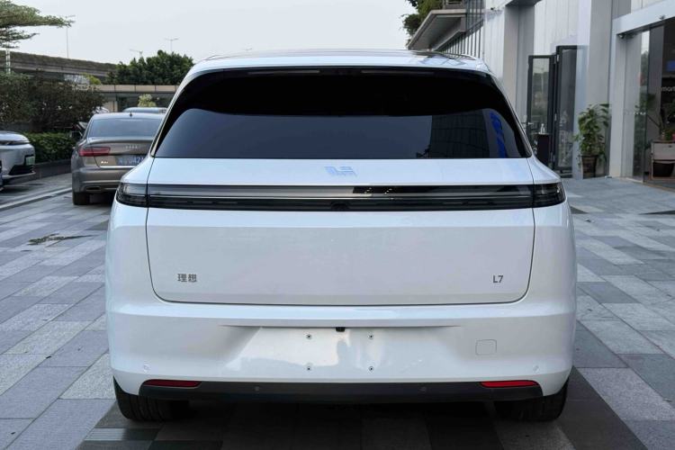 Used Li Auto L7 2023 Pro Model Exterior 4