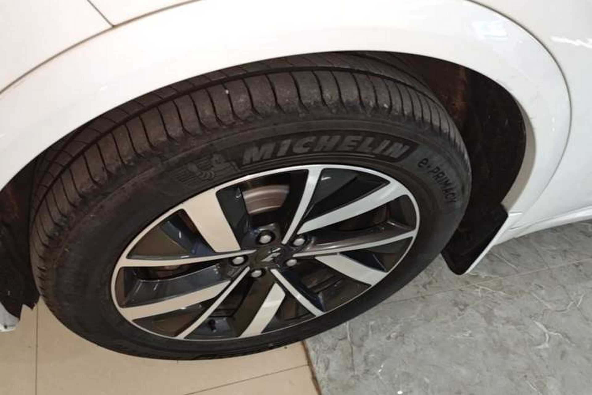 Used Li Auto L7 2023 Pro Model Exterior 4