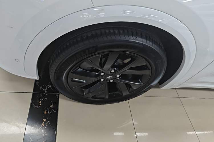 Used Li Auto L7 2023 Air model Exterior 4