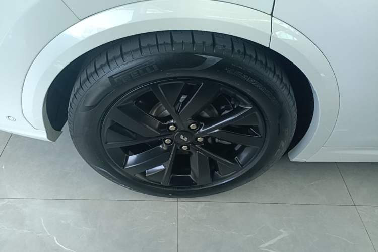 Used Li Auto L7 2023 Pro Model Exterior 5