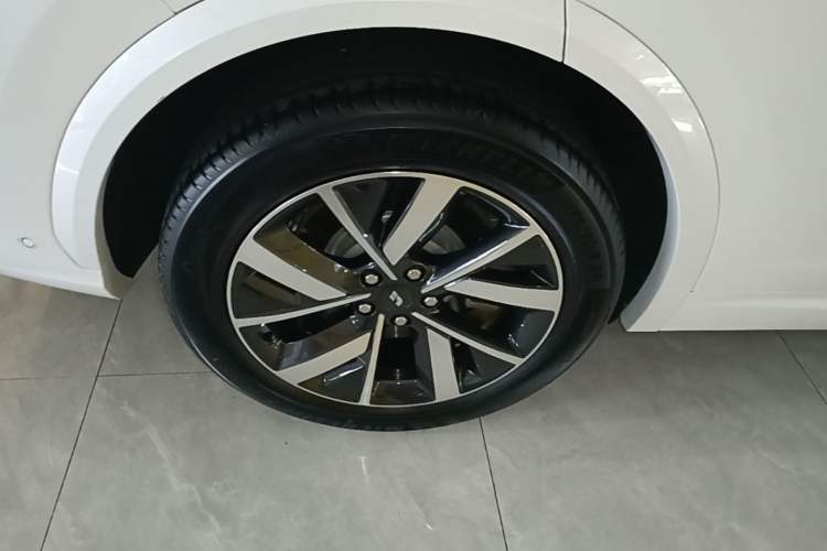 Used Li Auto L7 2023 Pro Model Exterior 5