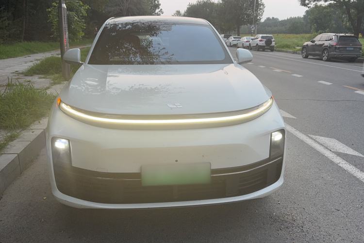 Used Li Auto L7 2023 Pro Model Exterior 5