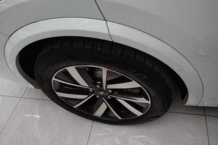 Used Li Auto L7 2023 Pro Model Exterior 5