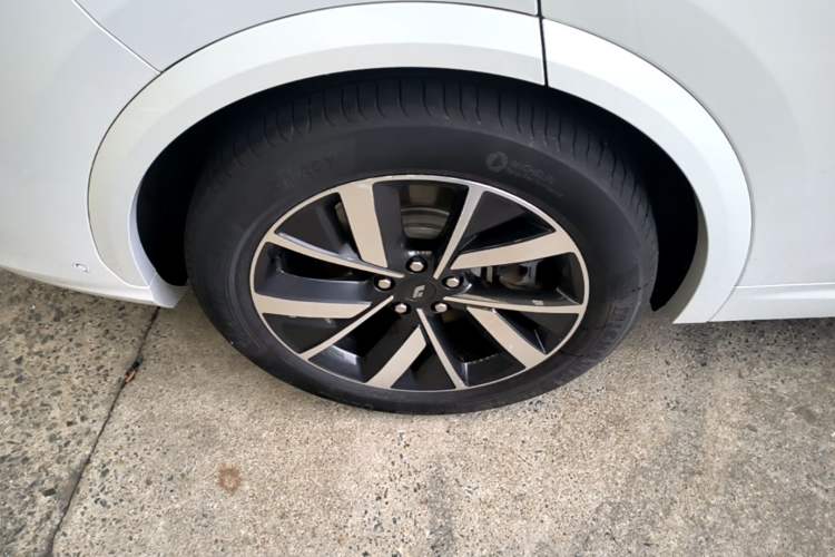 Used Li Auto L7 2023 Pro Model Exterior 5