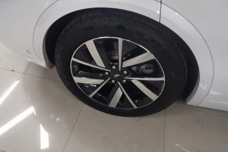 Used Li Auto L7 2023 Pro Model Exterior 5