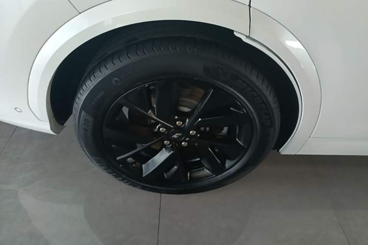 Used Li Auto L7 2023 Pro Model Exterior 5