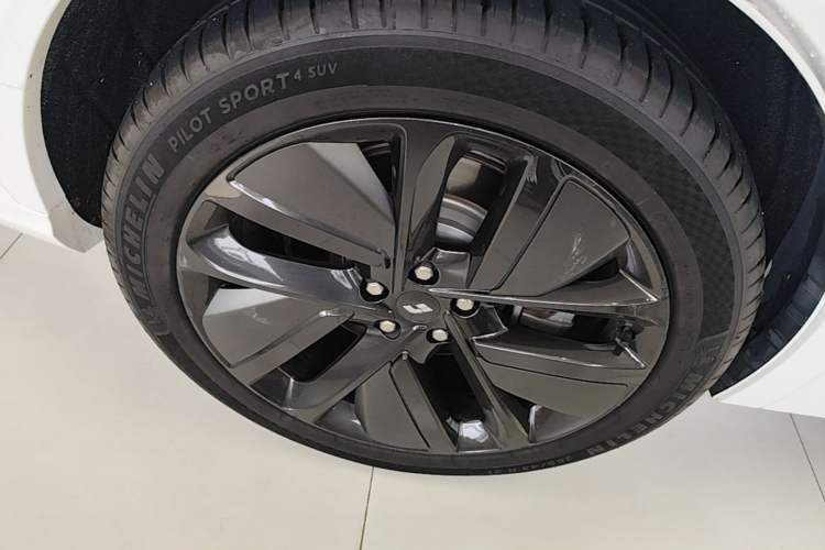 Used Li Auto L7 2023 Pro Model Exterior 5