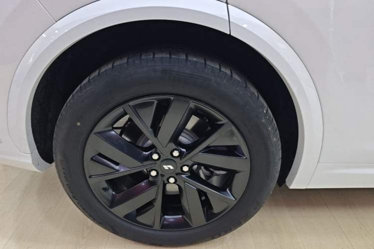 Used Li Auto L7 2023 Pro Model Exterior 5