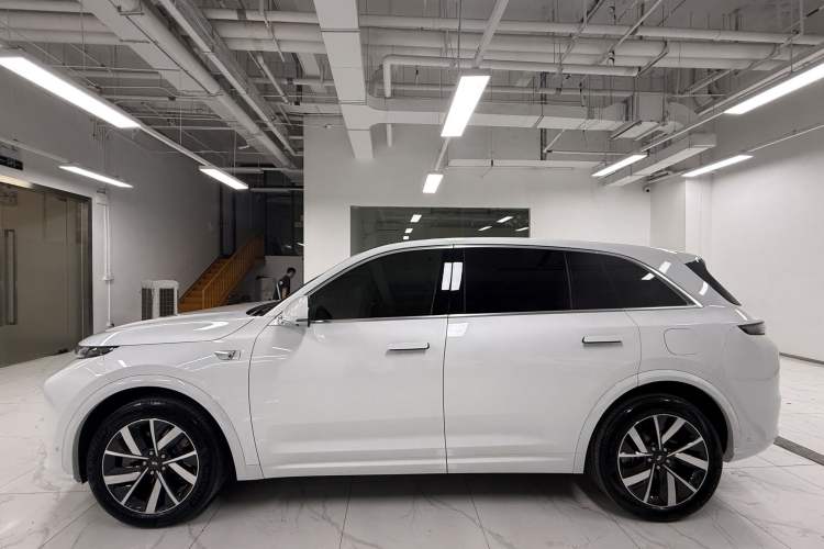 Used Li Auto L7 2023 Pro Model Exterior 6