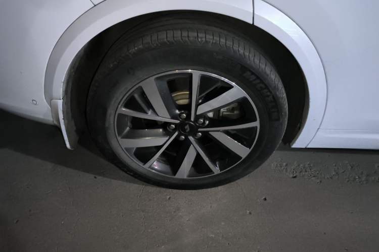 Used Li Auto L7 2023 Pro Model Exterior 8
