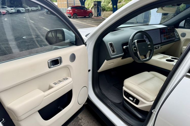 Used Li Auto L7 2023 Air model Interior 4