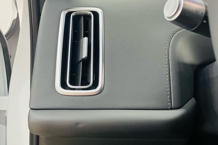 Used Li Auto L7 2023 Pro Model Interior 8