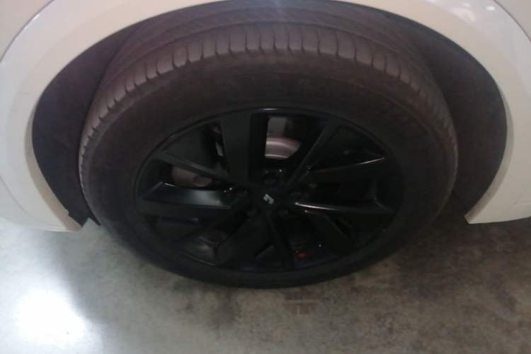 Used Li Auto L7 2023 Air model Left Front Wheel Hub