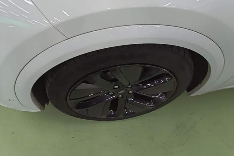 Used Li Auto L7 2023 Pro Model Left Front Wheel Hub
